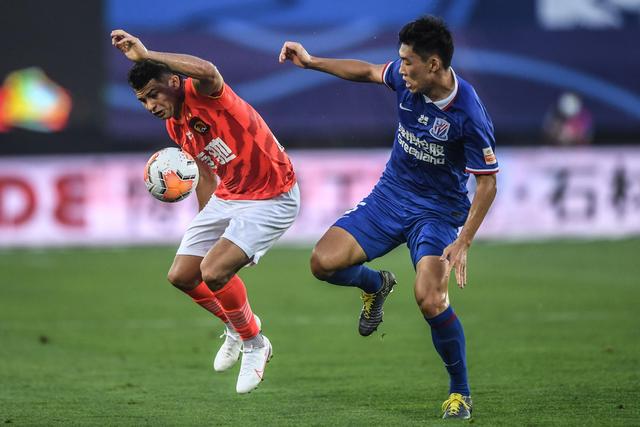 琼斯突破2500助攻大关 距历史助攻王只差94助